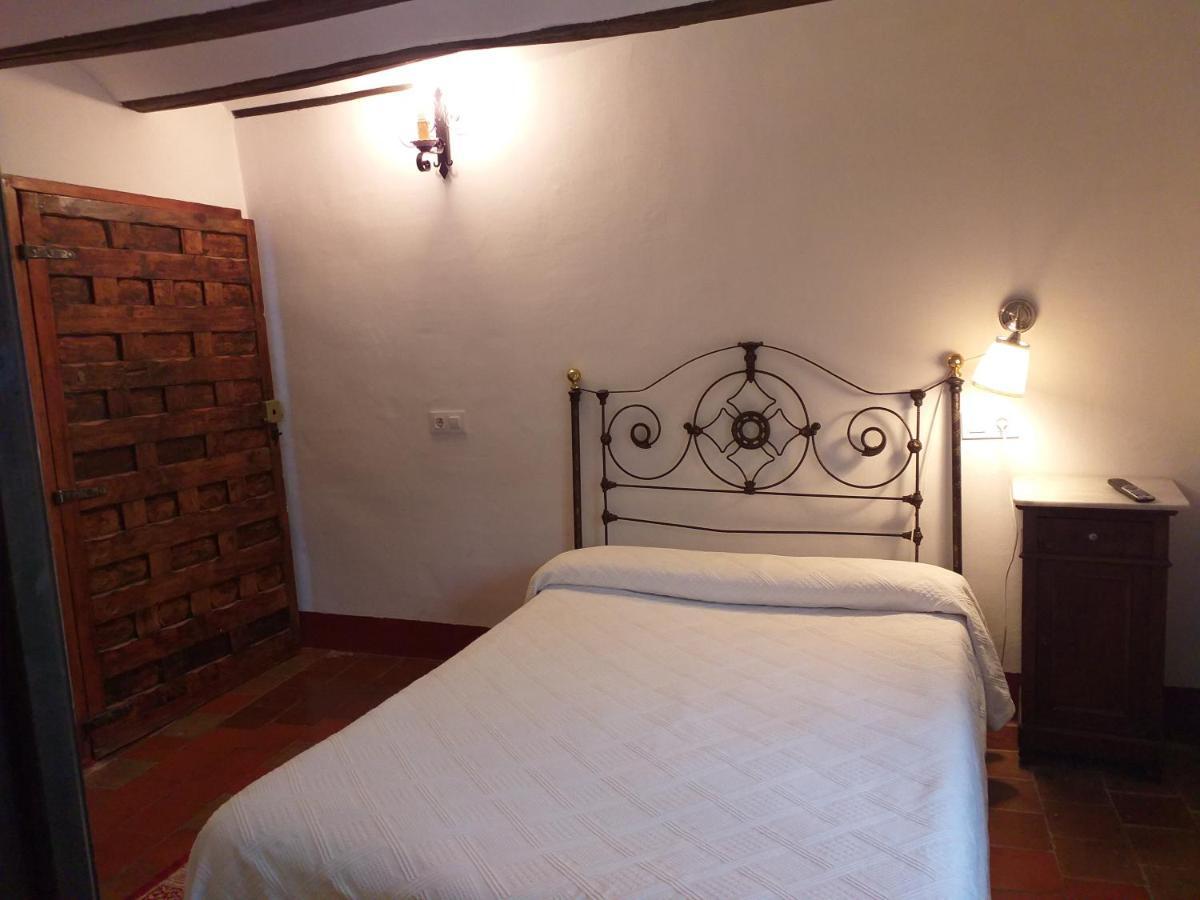 Fonda Del Tozal Otel Teruel Oda fotoğraf
